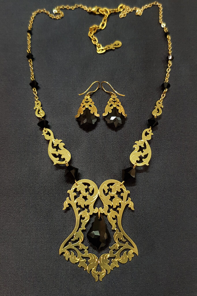 Vanyanis Valentina Jewellery Set Brass 2